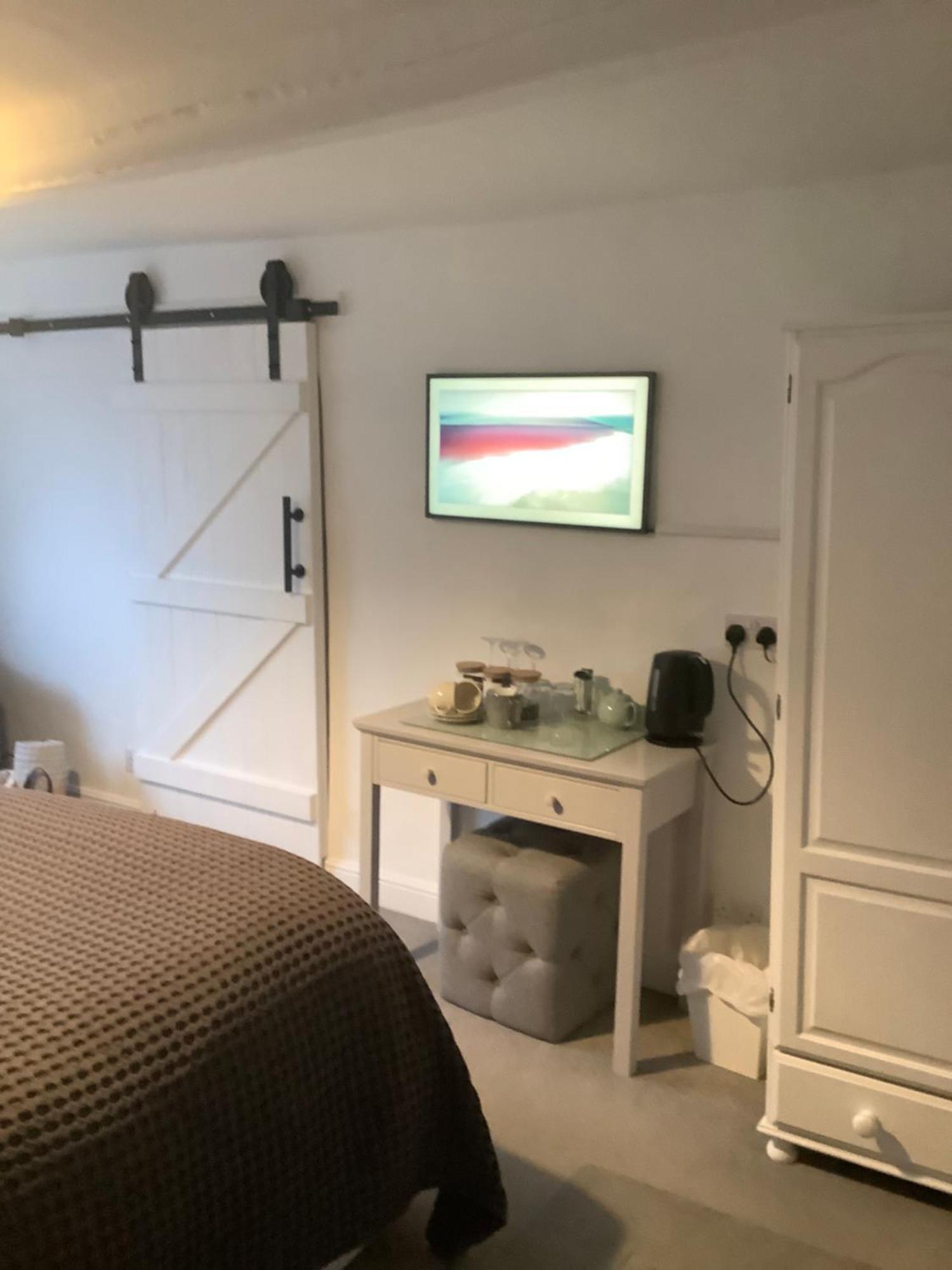Birtles Farm Bed And Breakfast Натсфорд Экстерьер фото